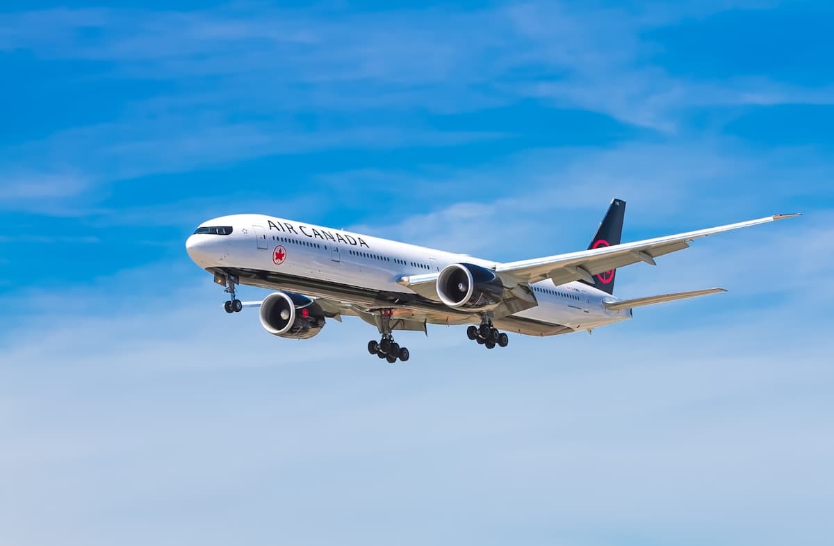 スペイン航空券の完全ガイド|相場・直行便・安い時期と賢い予約術