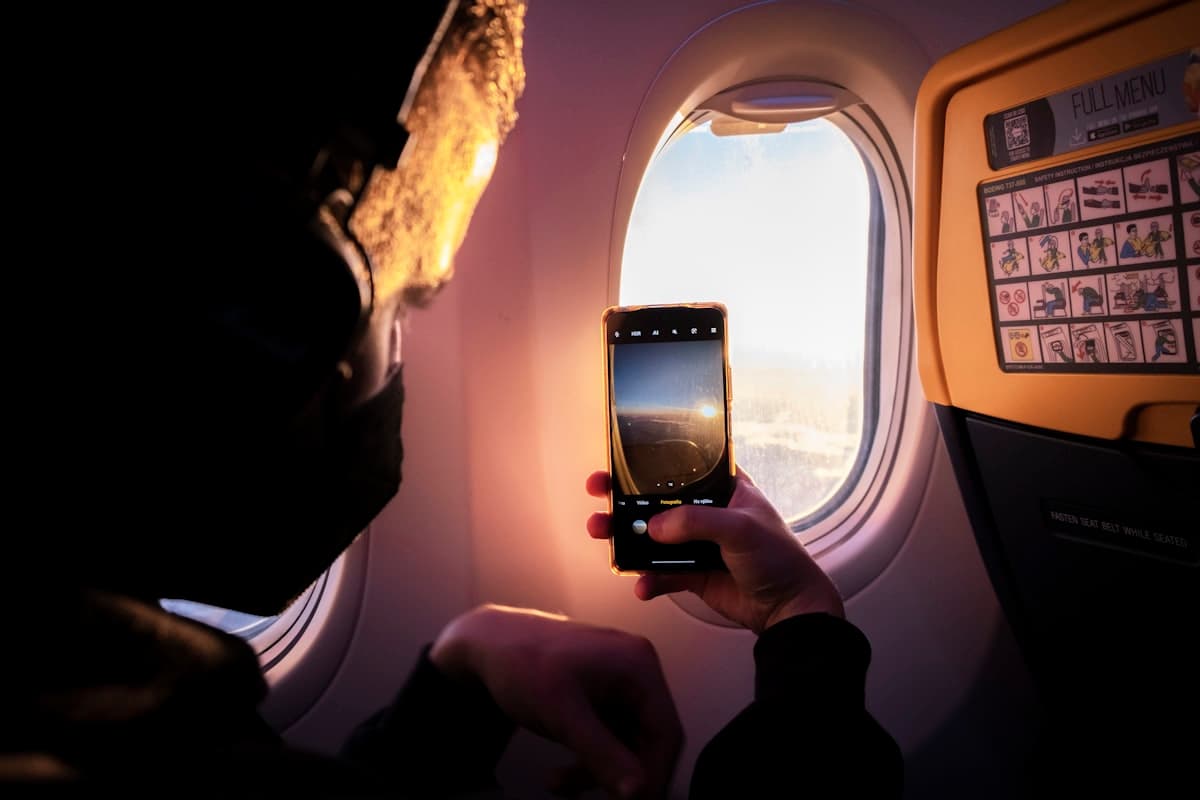 機内モードでWi-Fiは使える?設定方法と海外旅行での活用術を解説