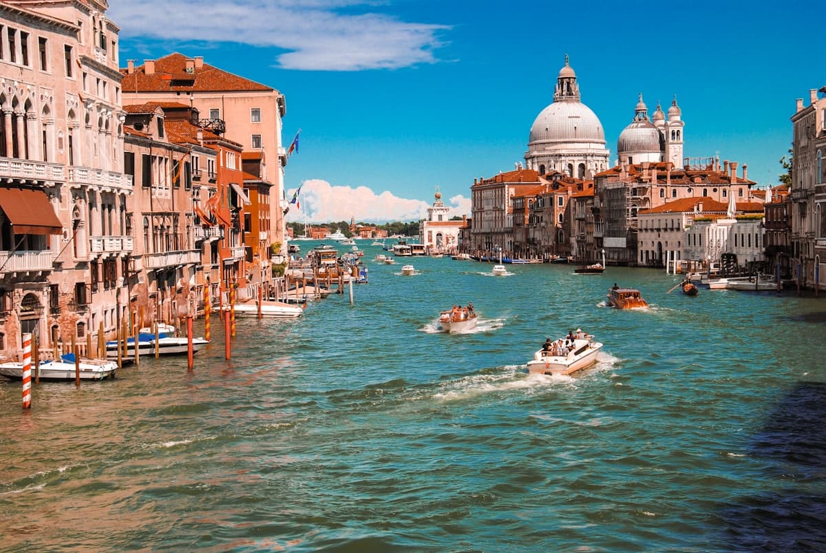 イタリアの観光地おすすめ20選|エリア別の見どころと最新入場料を解説