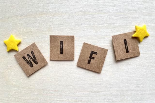 eSIM・ポケットWiFiどっちがいい?海外利用で損しない選び方